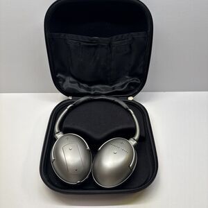 Sharper Image QUIET PLACE Professional Series Noise-Cancellation Headphones